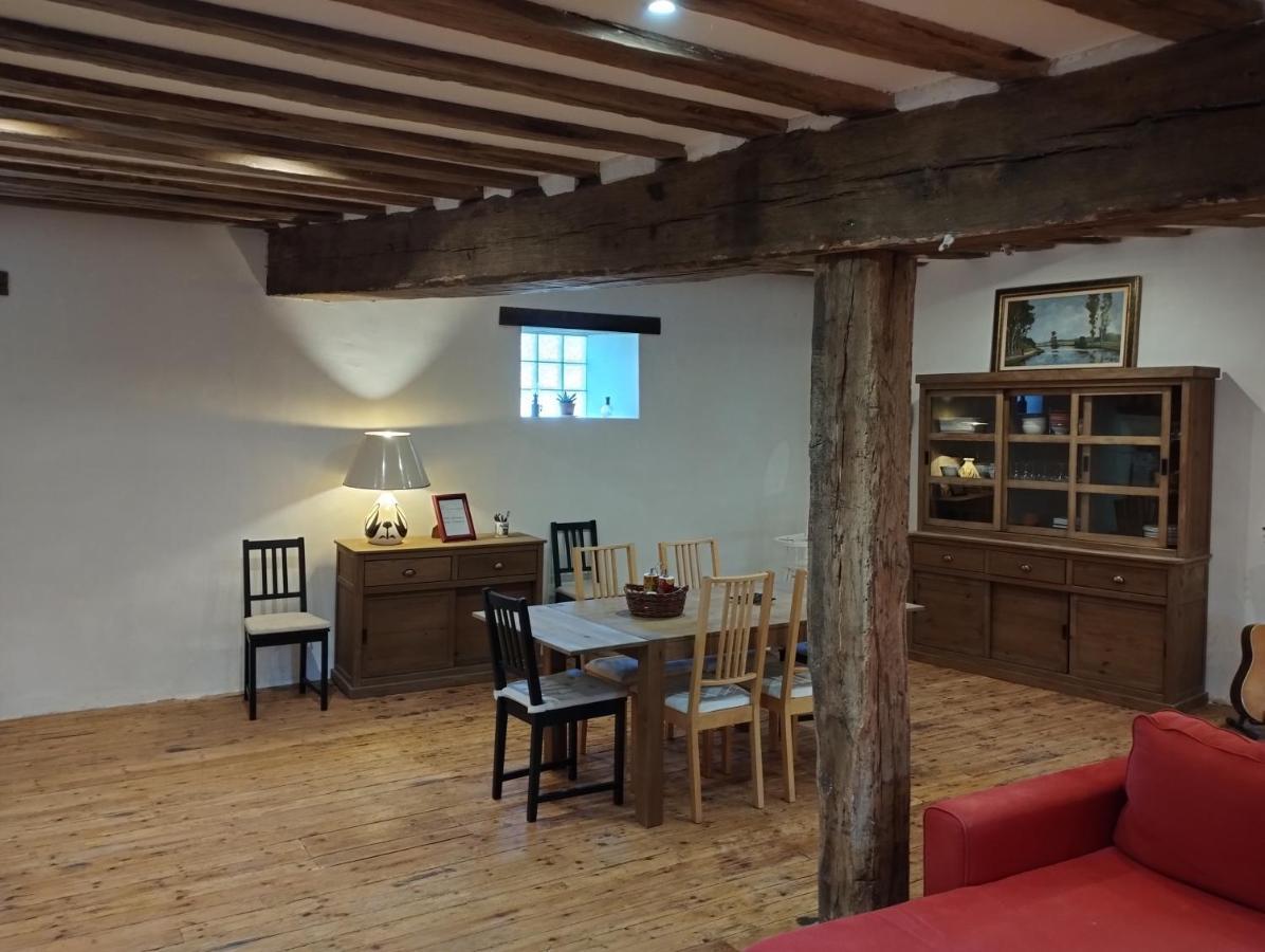 Вилла Le Refuge D'Athena Chaussy  Экстерьер фото